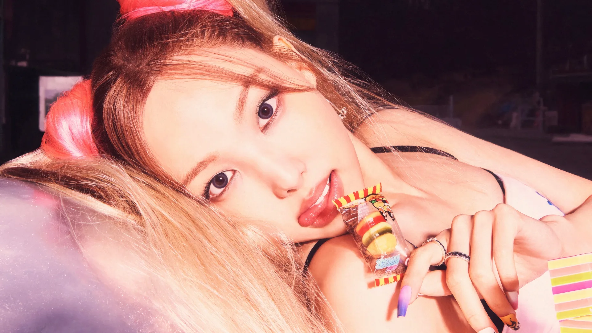 NAYEON de TWICE muestra teaser de su nuevo sencillo "NA-STY"